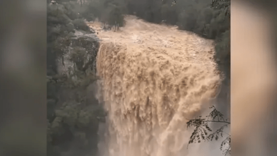 Com uma intensa água barrenta, Arroio do Pinhal mostra sua força em chuvas que voltaram fortes na Serra Gaúcha 1 Forca das aguas