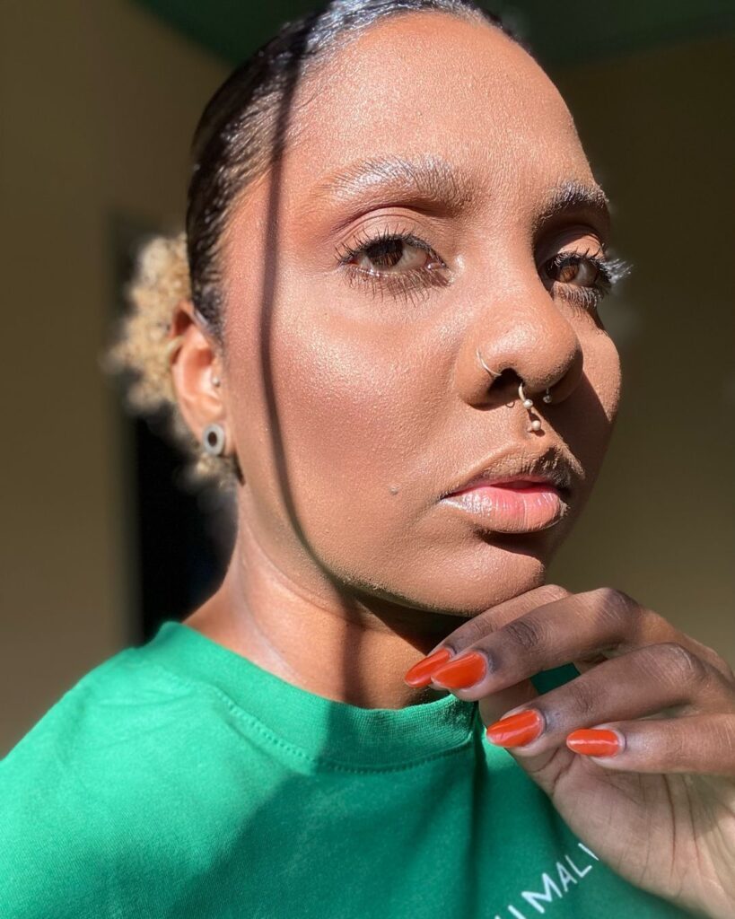 A Jornada de Autodescoberta e Resiliência de Aline Souza: Enfrentando e Superando a LGBTfobia 2 Snapinsta.app 413950238 1807668692999879 9031452084415975981 n 1080
