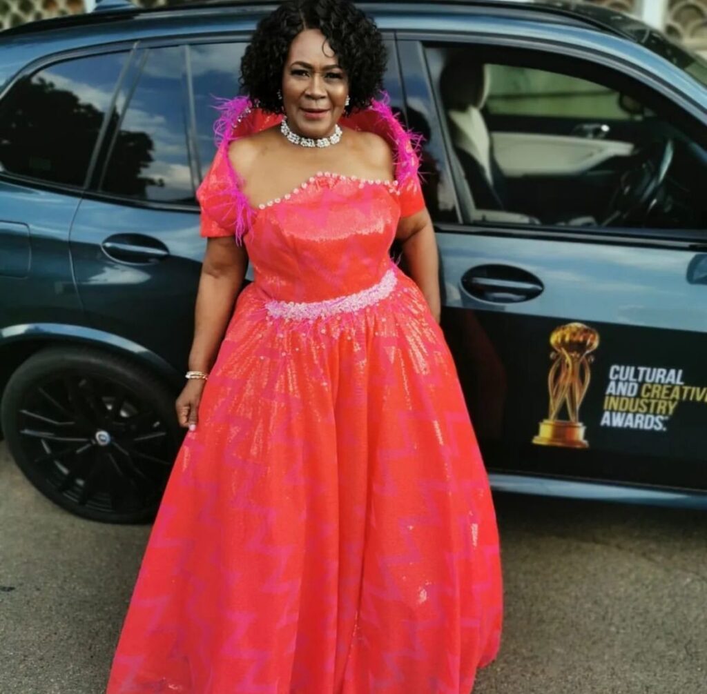Falece Connie Chiume, atriz de "Pantera Negra", aos 72 anos 1 ConnieChiume