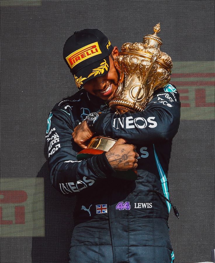 O bom filho à casa torna: Lewis Hamilton de volta com GP do Brasil 2024 3 Lewis Hamilton