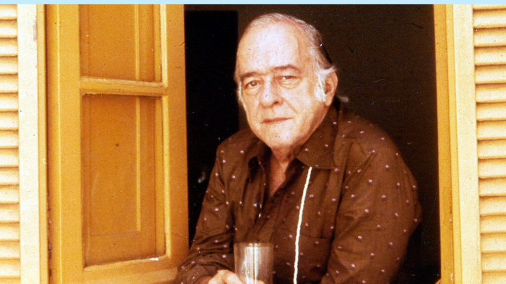 Celebrando o Dia do Compositor: Dulce María e os maiores nomes da música brasileira 5 compositor brasileiro Vinicius de Moraes
