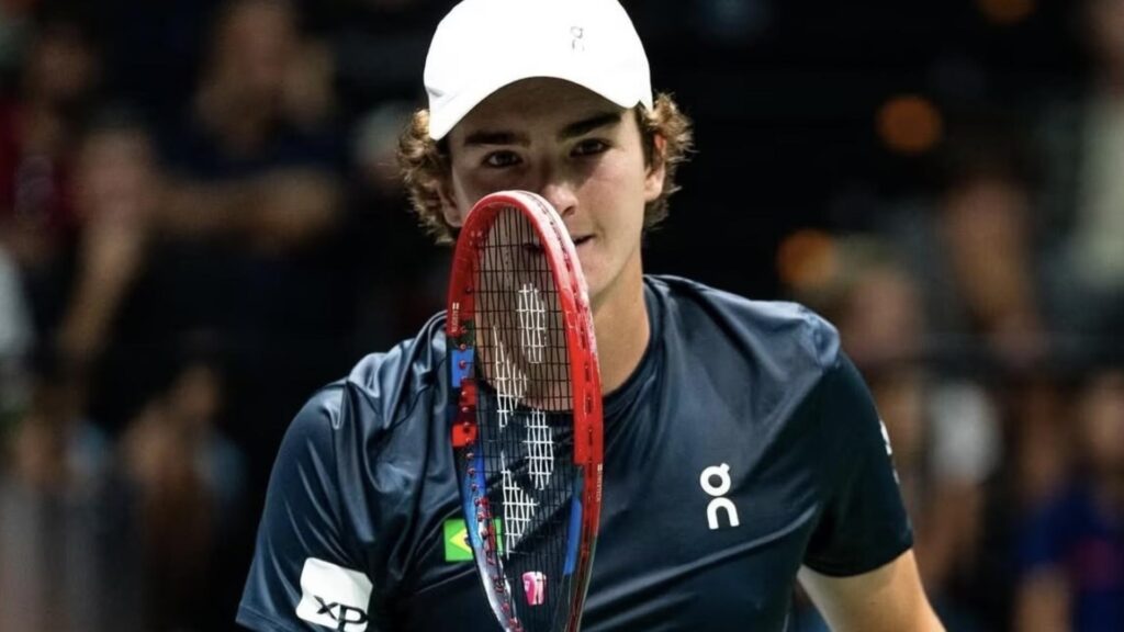 João Fonseca atropela jogador de Hong Kong e se aproxima do top 100 1 kkkk