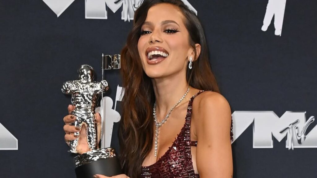 Inédito: Anitta aparece entre os 200 artistas mais consumidos nos EUA 1 anitta