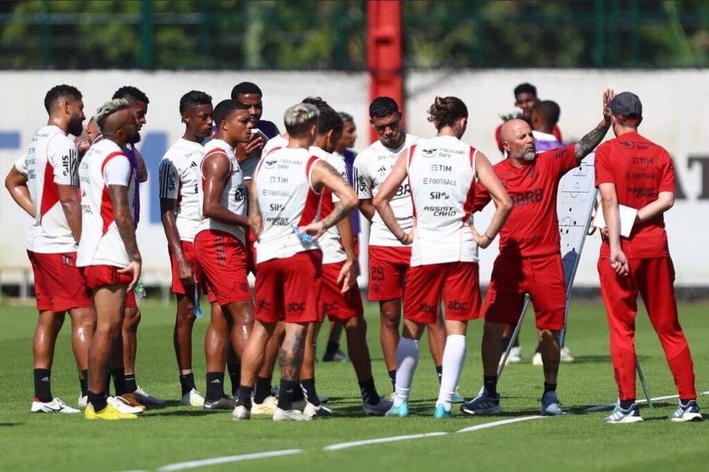 Santos paralisa negociações com Jorge Sampaoli após impasse sobre data de chegada 1 Sampaoli