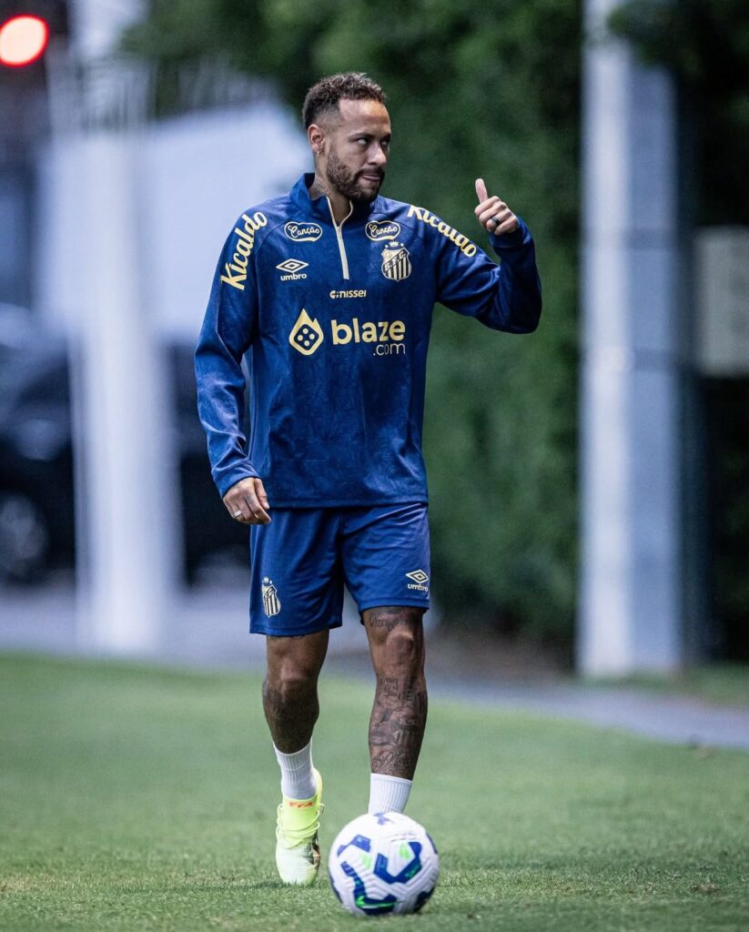 Após 1 mês fora, Neymar reforça o Santos em confronto contra o Fluminense 2 Neymar