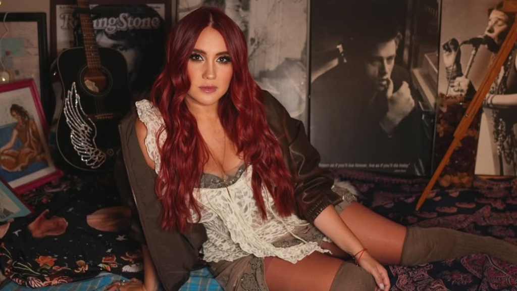 Dulce María e Marília Mendonça em nova parceria póstuma: “Sem Direito ao Amor” 1 Dulce María e Marília Mendonça em nova parceria póstuma: “Sem Direito ao Amor”