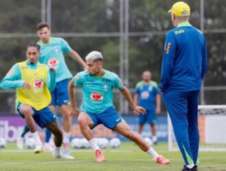 Seleção Brasileira enfrenta o Paraguai pelas Eliminatórias com chance de garantir vaga antecipada na Copa de 2026.