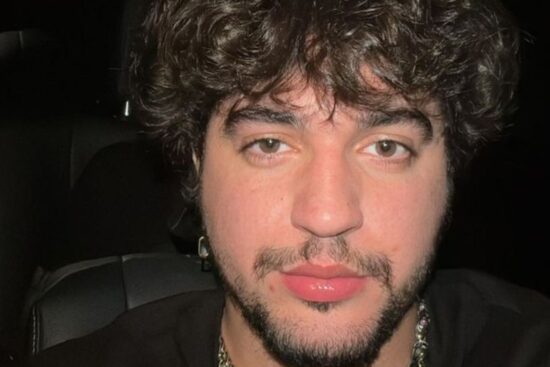 Pai de primeira viagem, Nattan adapta rotina de shows