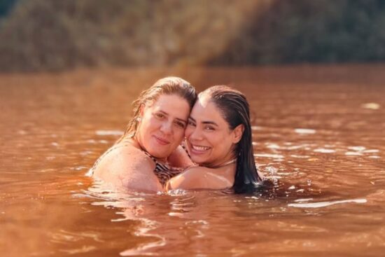 Após momentos difíceis, Lexa e Tati Machado encontram força na amizade durante viagem ao Amazonas