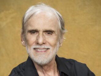 Morreu nesta quinta-feira (19) o ator Francisco Cuoco, ícone da televisão brasileira. Ele é conhecido por sua elegância, voz marcante e talento versátil