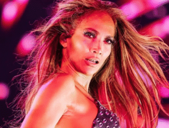 Jennifer Lopez encanta no World Pride 2025