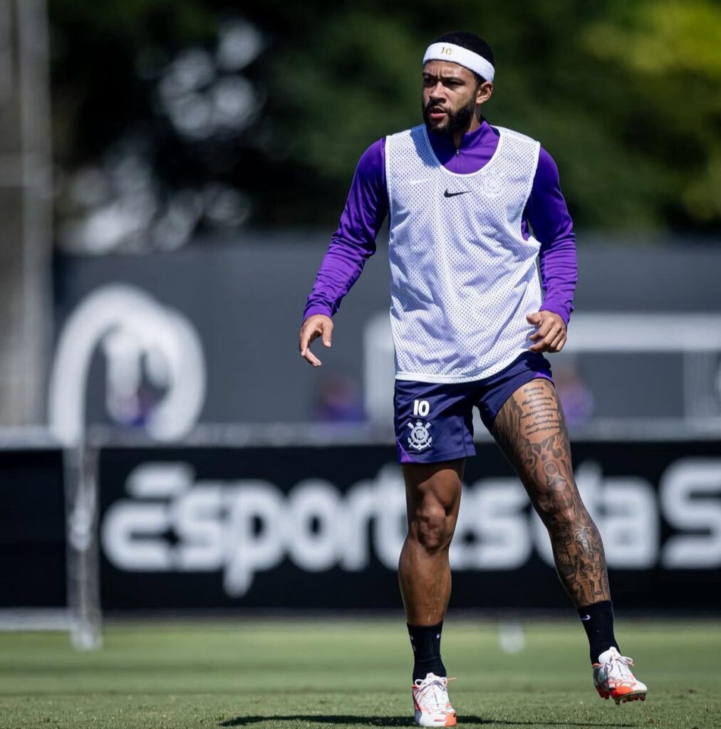 Memphis Depay cobra R$ 6,1 milhões do Corinthians e pode não se reapresentar