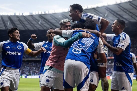 Brasileirão 2025: Cruzeiro assume a liderança após goleada sobre o Juventude
