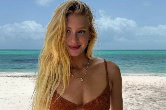 Marina Ruy Barbosa encanta em Turks and Caicos com cavalo no mar e looks paradisíacos