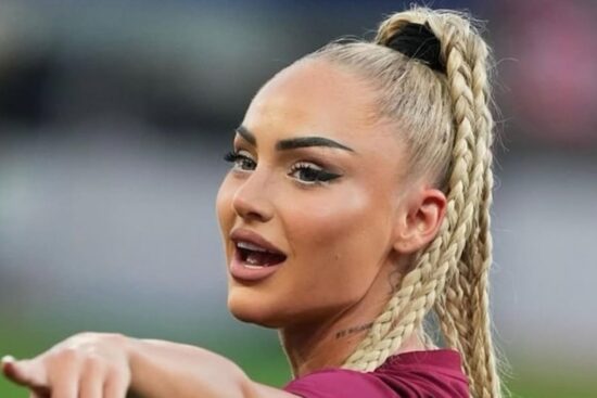Alesha Lehmann em partida de futebol