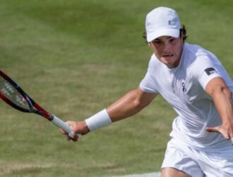 Fonseca se despede após batalha equilibrada e Jarry avança às oitavas de Wimbledon 2025