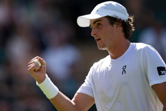 João Fonseca avança em Wimbledon e quebra tabu brasileiro após 14 anos