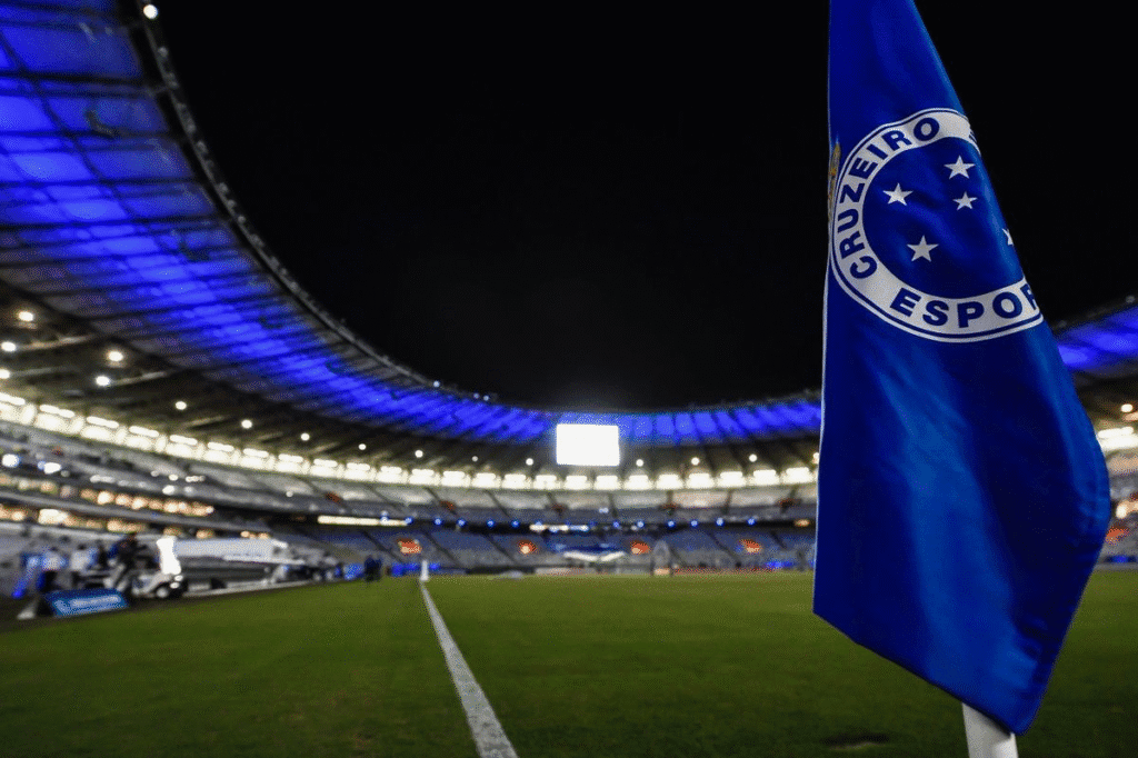 Cruzeiro pode encerrar o primeiro turno na liderança do Brasileirão. (Reprodução: Pinterest)