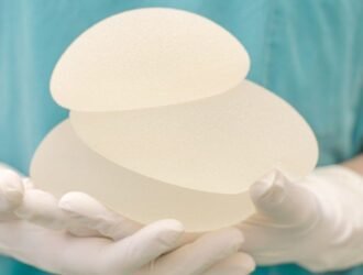 Brasil registra 1º caso de câncer de mama raro ligado a implante de silicone