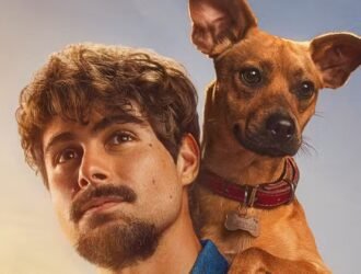 Rafael Vitti e o cão Amendoim