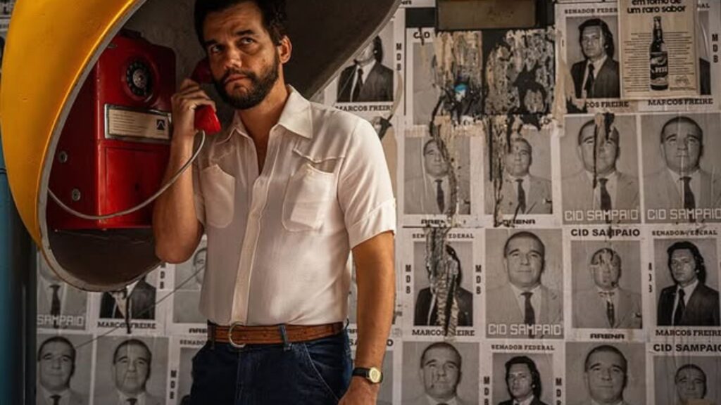 Kleber Mendonça Filho e Wagner Moura no set de filmagens.