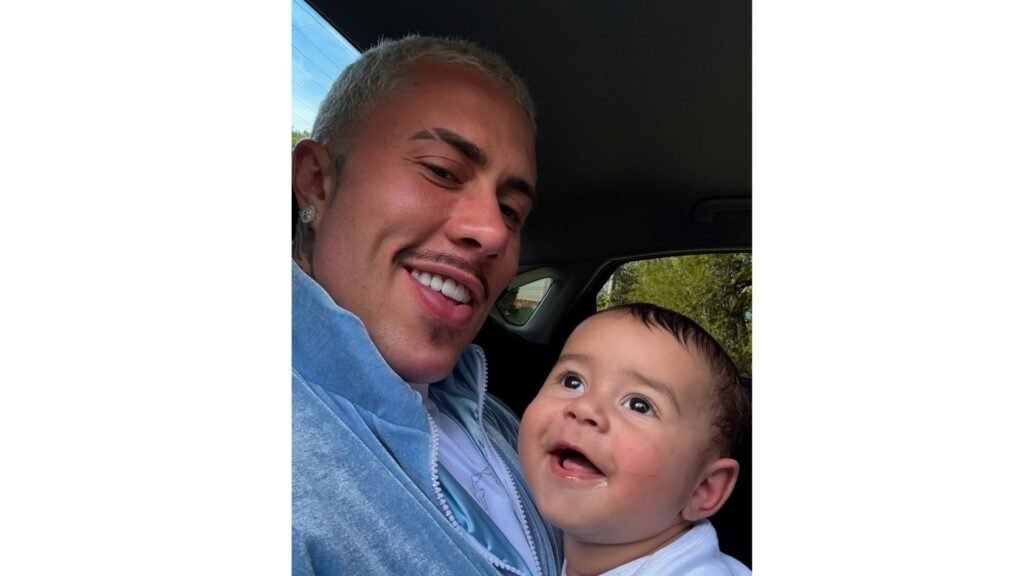 Mc Daniel e su filho Rás. (Foto: reprodução/Instagram/@mcdaniell)
