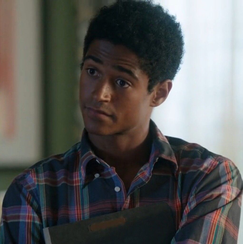 Alfred Enoch tem um forte amor pelo Brasil