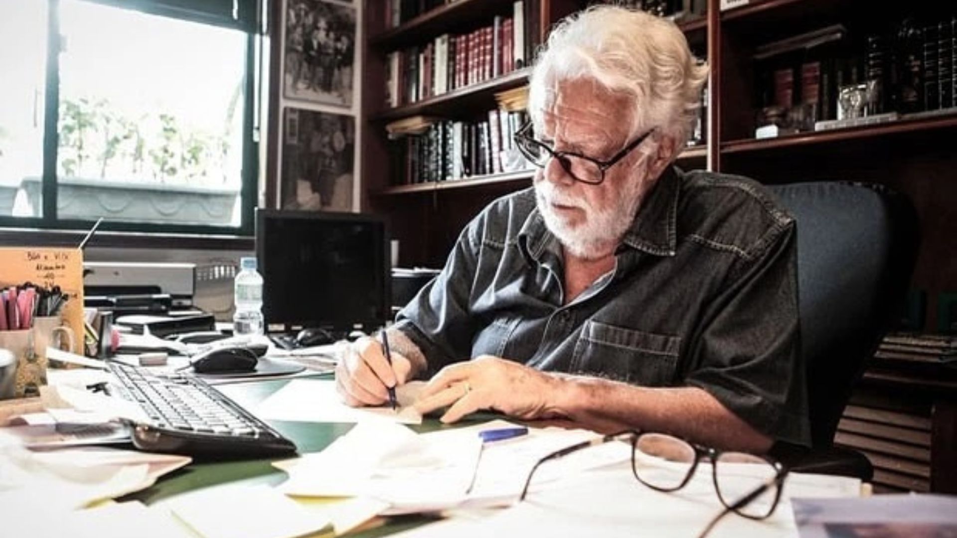 Quem conta a história de Manoel Carlos? Família do autor cobra transparência da Globo