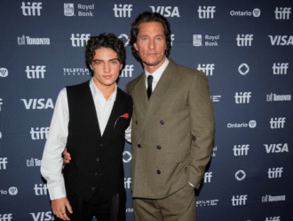 Filho de Matthew McConaughey e modelo brasileira estreia em filme ao lado do pai