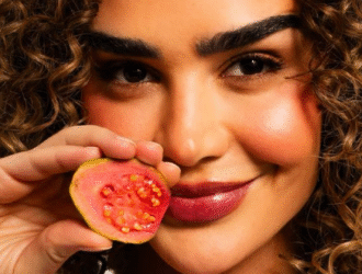 Guava Girl: tendência de beleza para o verão 2026
