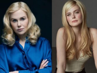 A imagem mostra as atrizes Nicole Kidman e Elle Fanning lado a lado. À esquerda, Nicole Kidman aparece com os cabelos loiros ondulados, usando uma blusa de seda azul e olhando diretamente para a câmera com uma expressão séria. À direita, Elle Fanning está com os cabelos longos e loiros soltos, vestindo um top bege claro e também olhando para a câmera com um semblante neutro. O fundo é escuro no lado de Nicole Kidman e claro no de Elle Fanning, destacando o contraste entre as duas imagens